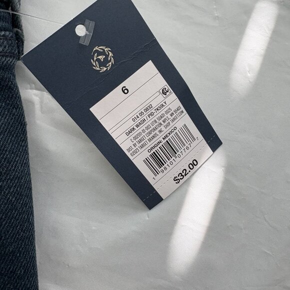 Universal Threads Mid Rise 80's Slim Button Front Jeans Size 6 NWT - Picture 6 of 10